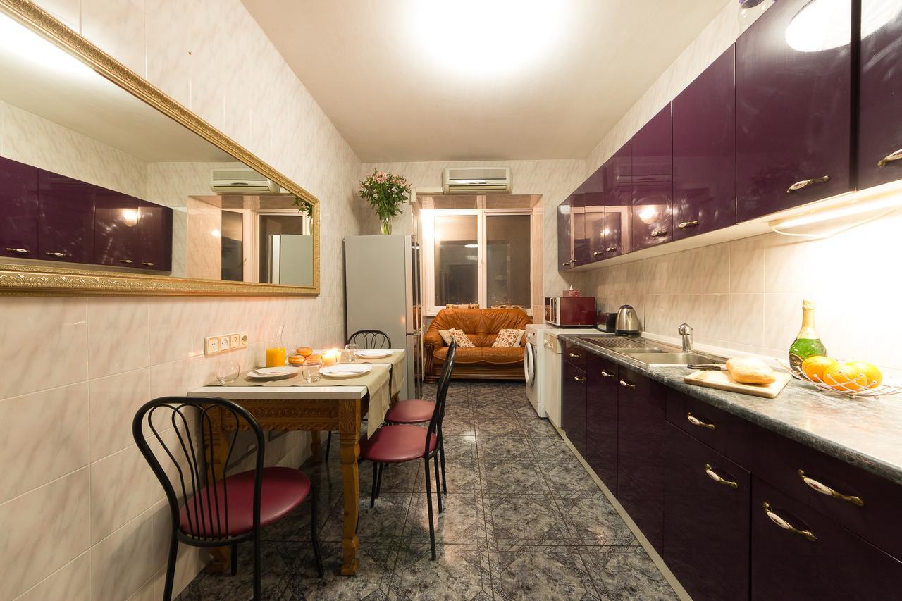 Dikat Hostel Киев Екстериор снимка