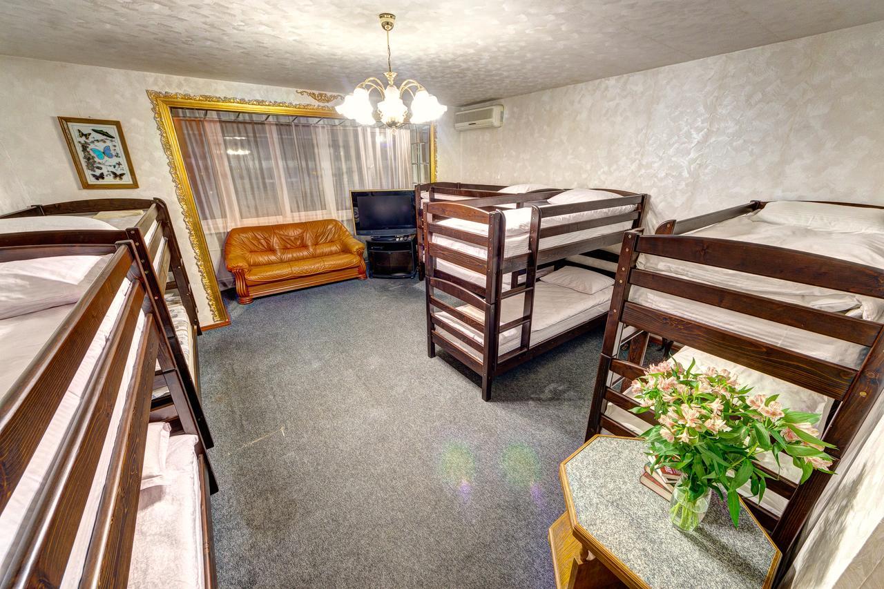 Dikat Hostel Киев Екстериор снимка